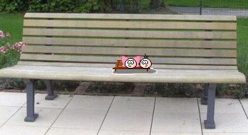 С ней на скамейке